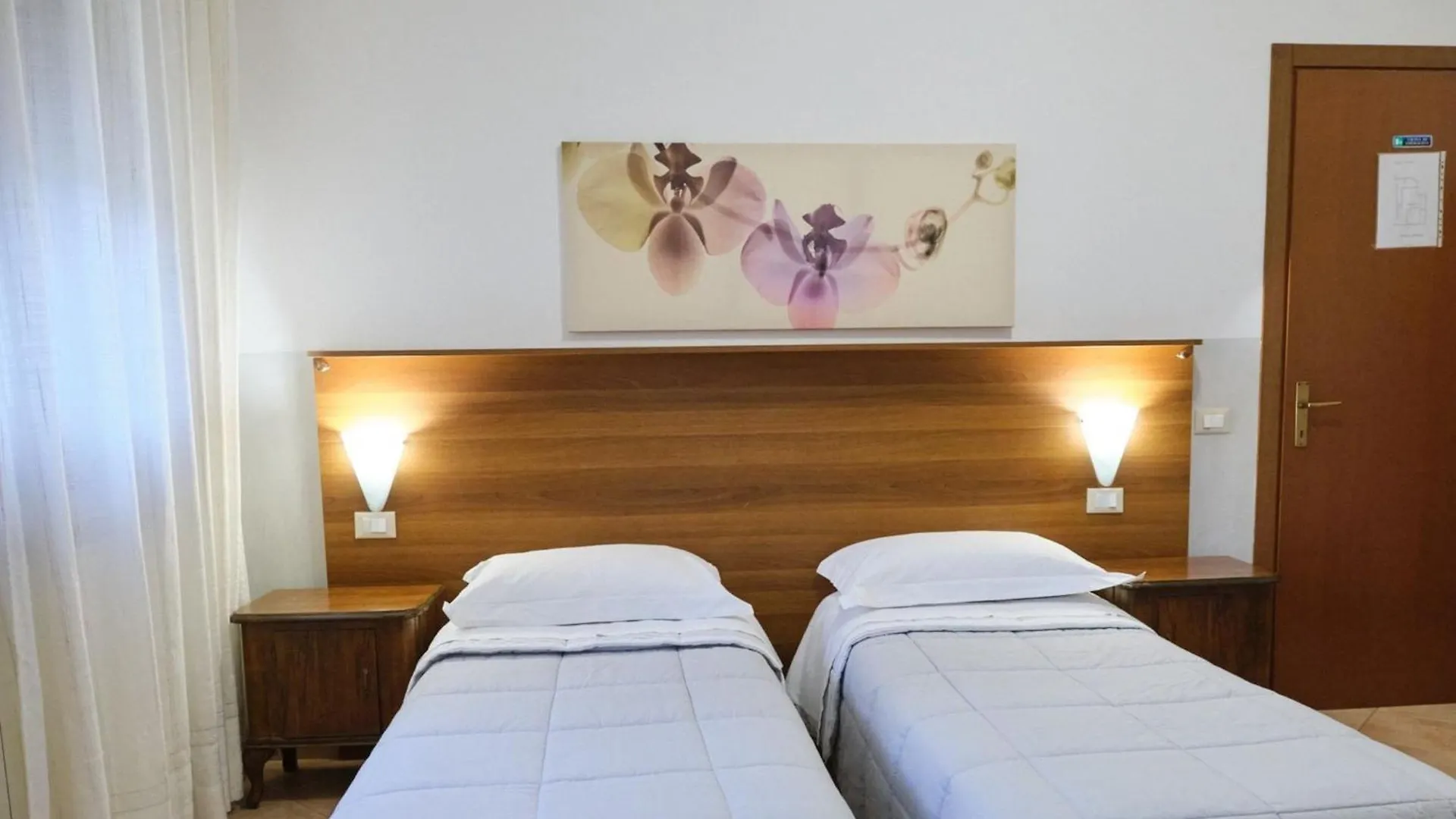 Room In Bb - Twin Or Double Room In A Lovely Bb In Porto Viro