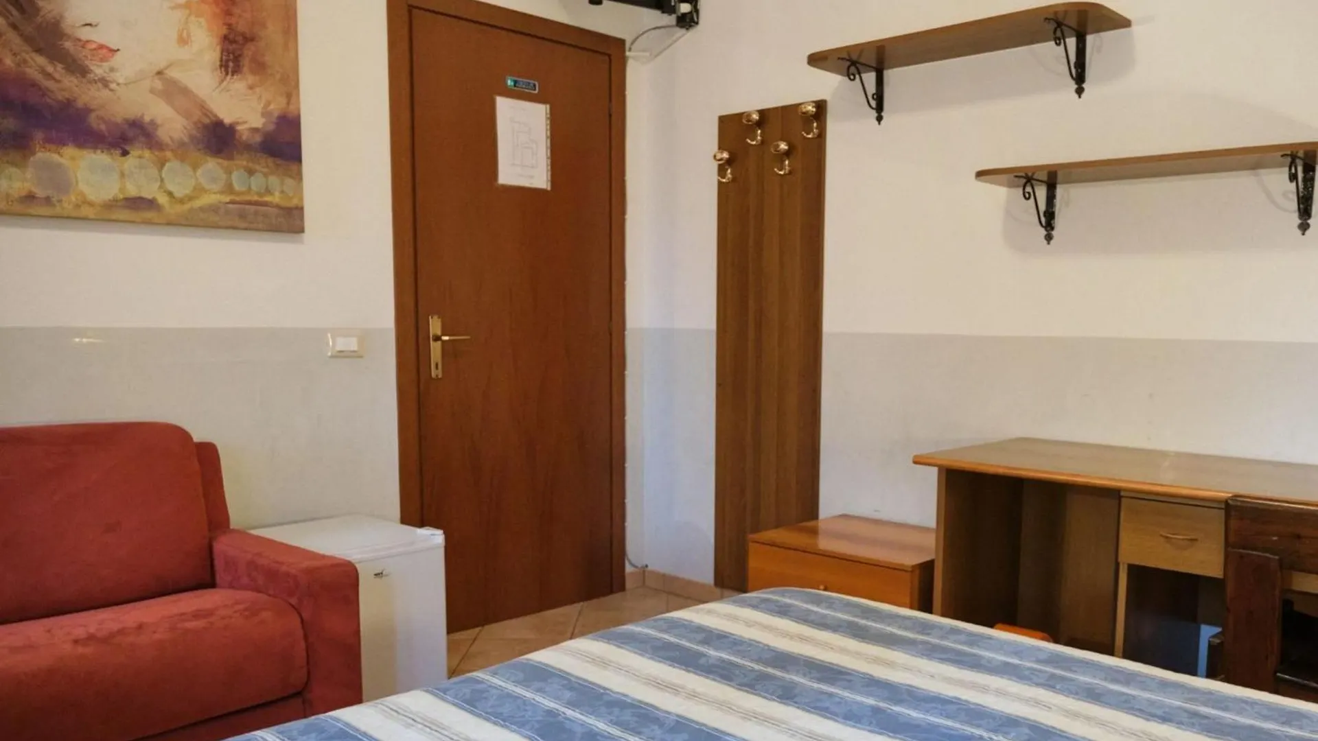 Room In Bb - Twin Or Double Room In A Lovely Bb In Porto Viro 0*,  Italia