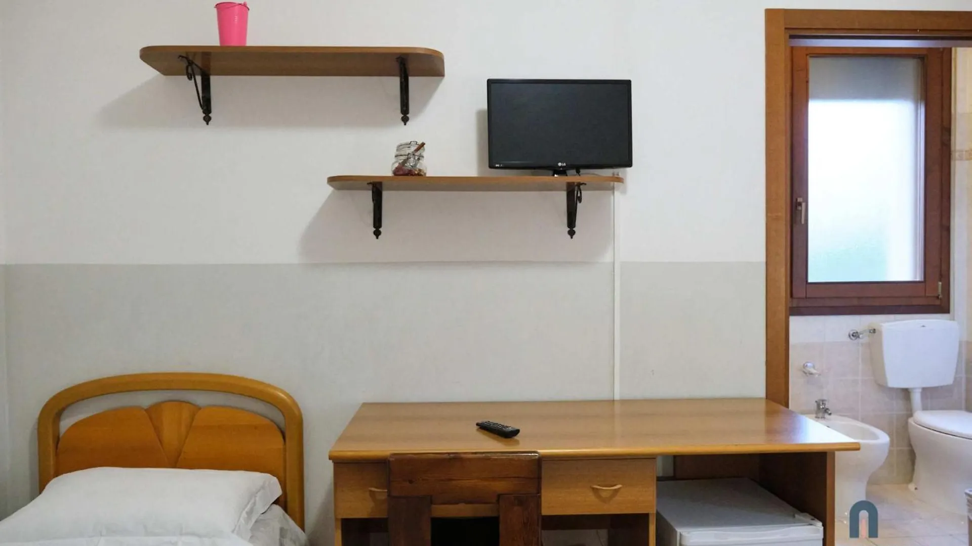 Room In Bb - Twin Or Double Room In A Lovely Bb In Porto Viro Italy